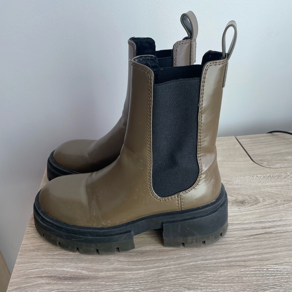Chelsea Boot - Picture 8 of 8